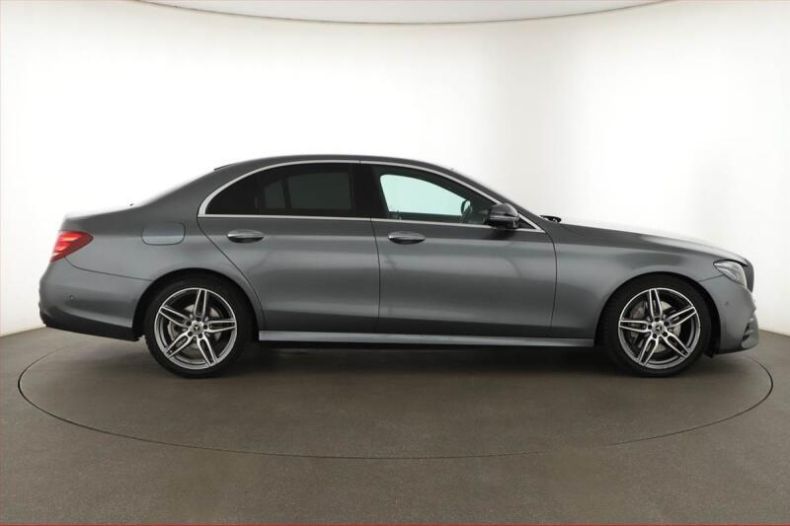 Mercedes Třída E - hlavní fotka