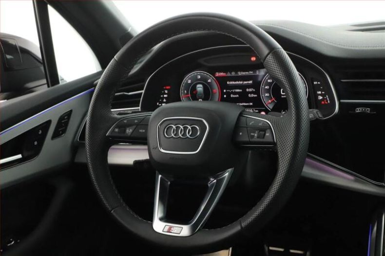 Audi Q7 - hlavní fotka