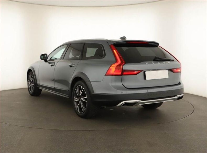 Volvo V90 - hlavní fotka