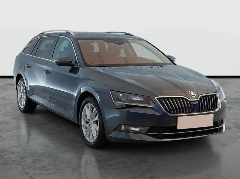 Škoda Superb - hlavní foto