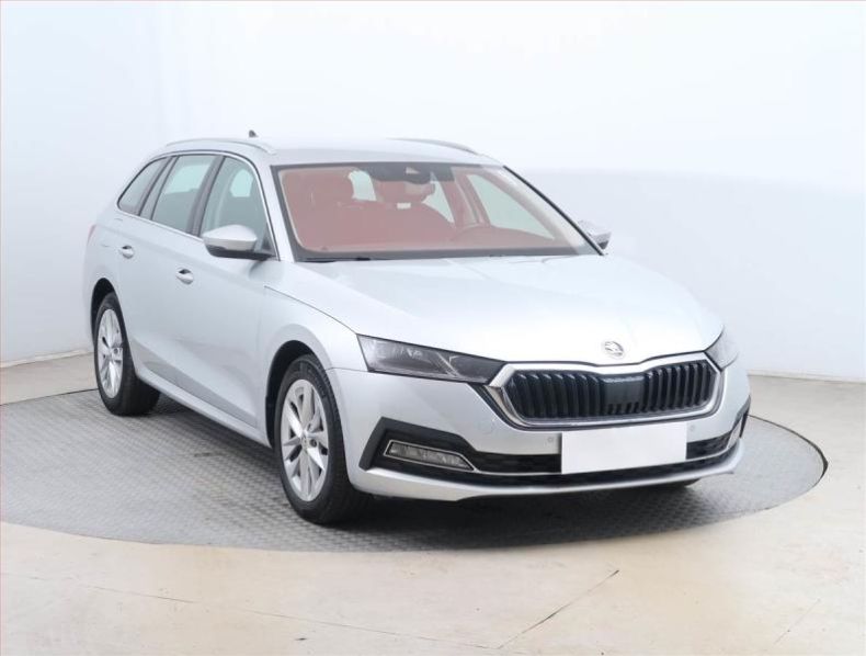 Škoda Octavia - hlavní fotka
