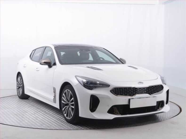 Kia Stinger - hlavní foto