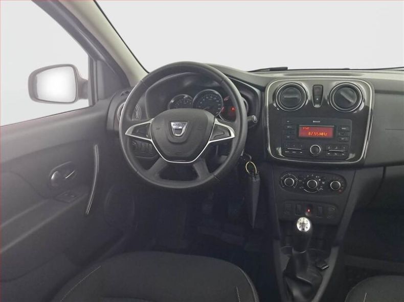 Dacia Logan - hlavní fotka