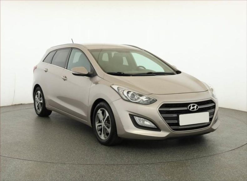 Hyundai i30 - hlavní foto