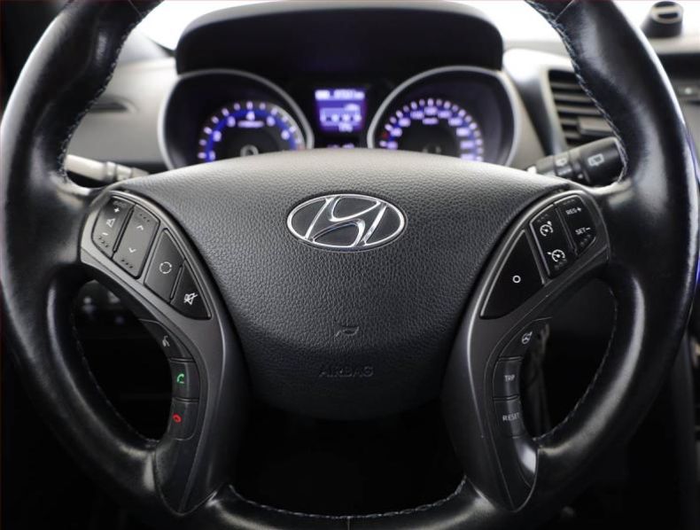 Hyundai i30 - hlavní fotka