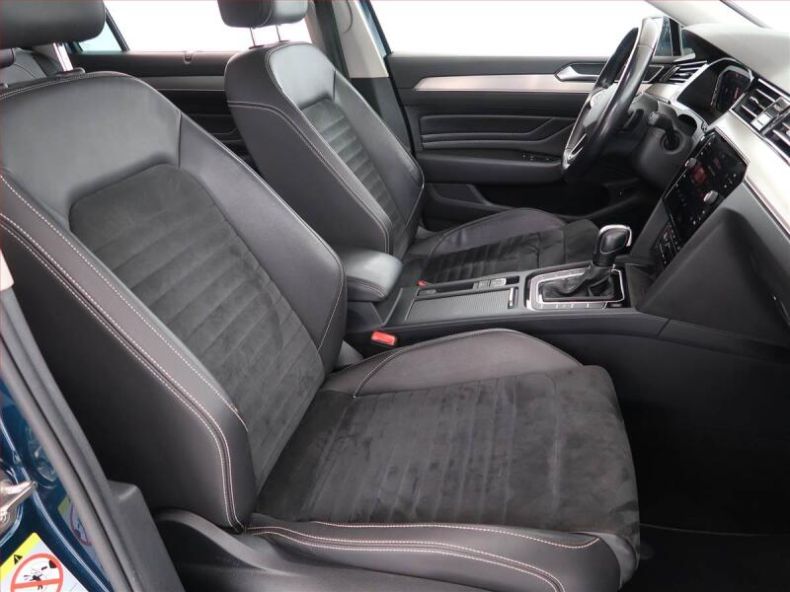 Volkswagen Passat - hlavní fotka