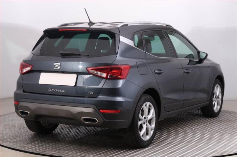 Seat Arona - hlavní fotka
