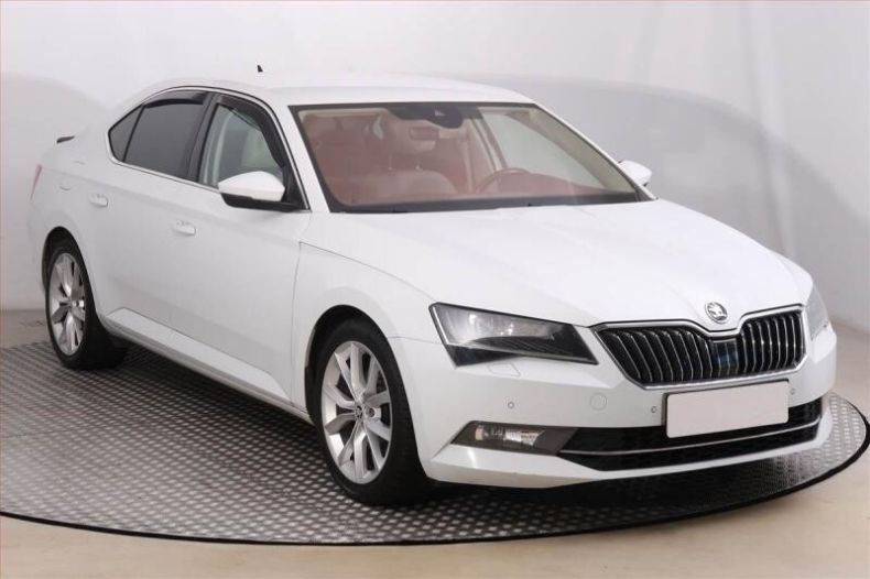Škoda Superb - hlavní fotka