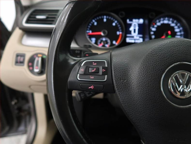 Volkswagen Passat - hlavní fotka