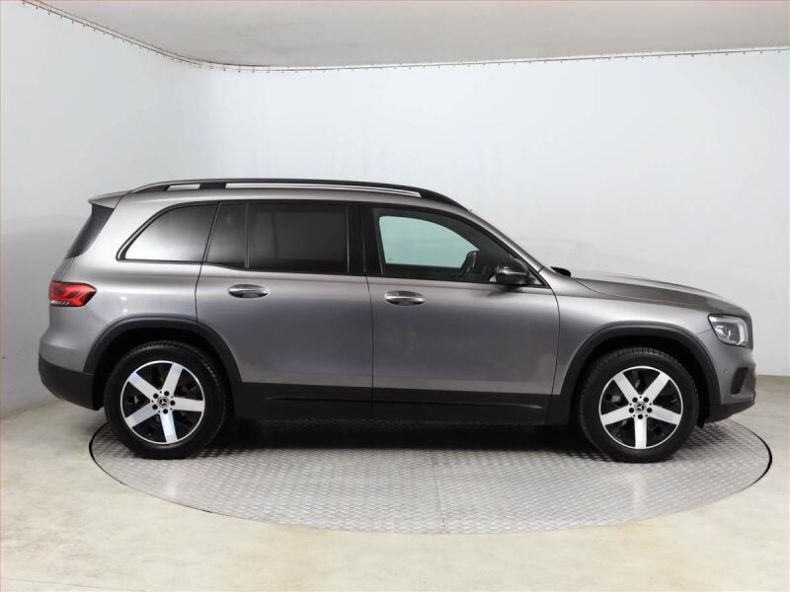 Mercedes GLB - hlavní fotka