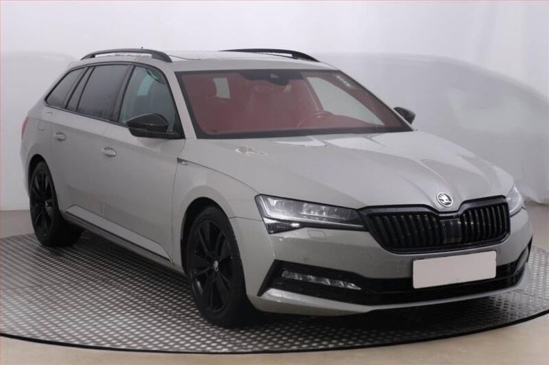 Škoda Superb - hlavní foto