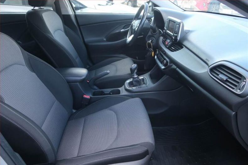 Hyundai i30 - hlavní fotka