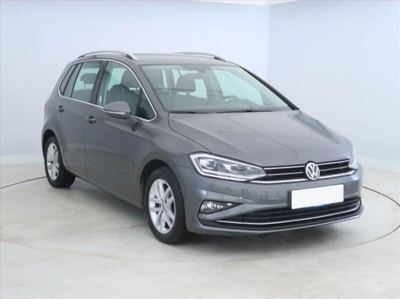Volkswagen Golf - hlavní fotka