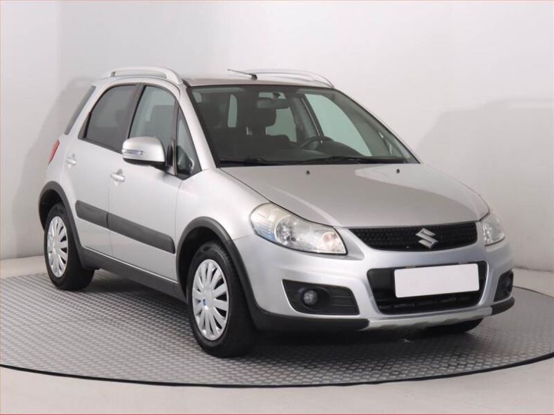 Suzuki SX4 - hlavní foto