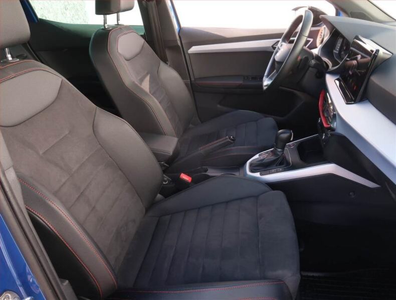 Seat Arona - hlavní fotka