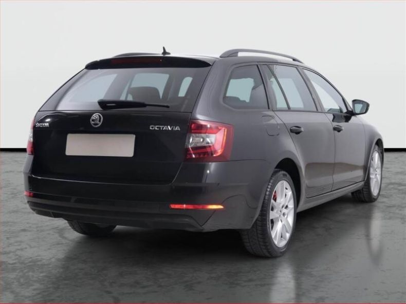 Škoda Octavia - hlavní fotka