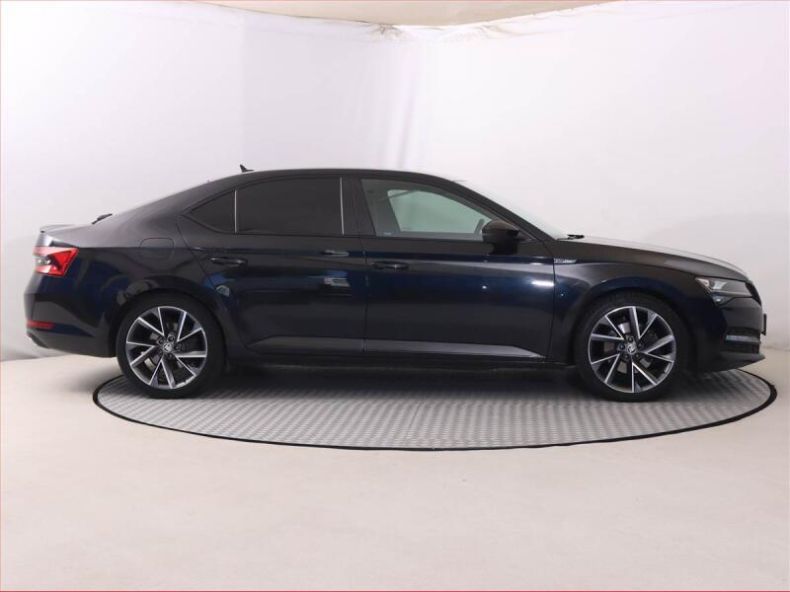 Škoda Superb - hlavní fotka