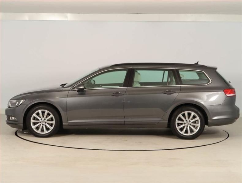 Volkswagen Passat - hlavní fotka