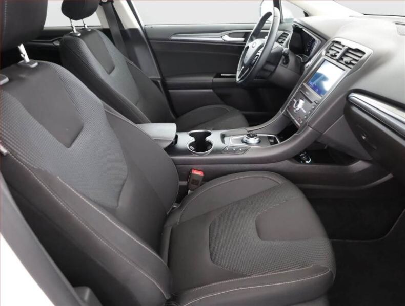 Ford Mondeo - hlavní fotka