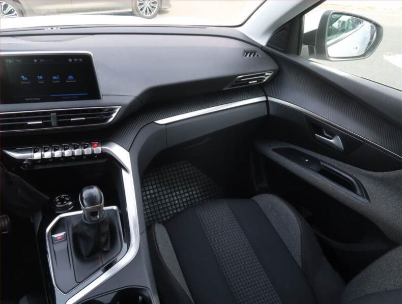 Peugeot 3008 - hlavní fotka