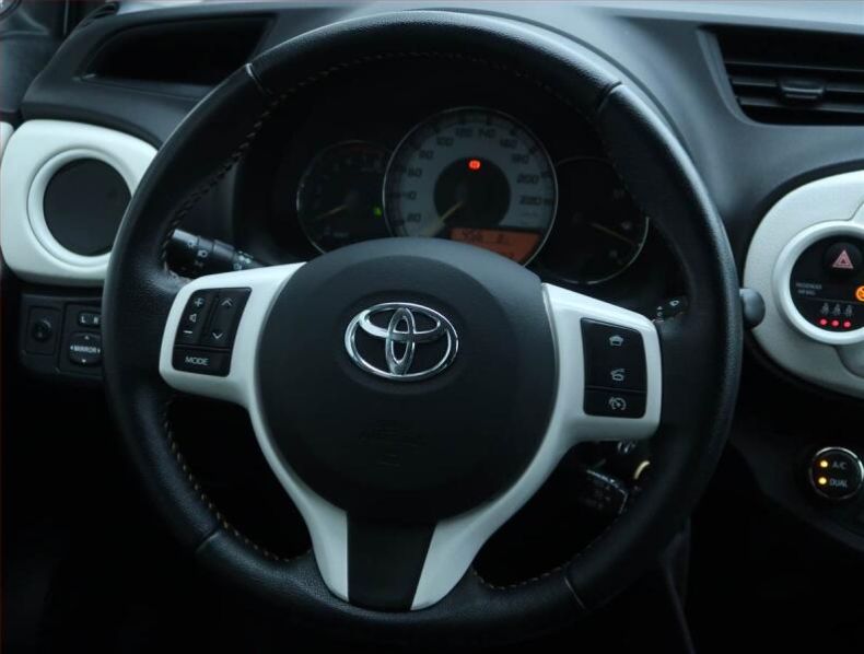 Toyota Yaris - hlavní fotka
