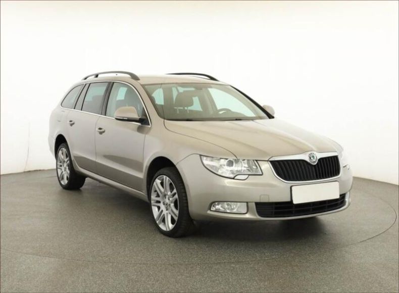 Škoda Superb - hlavní foto