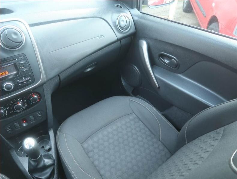 Dacia Sandero - hlavní fotka