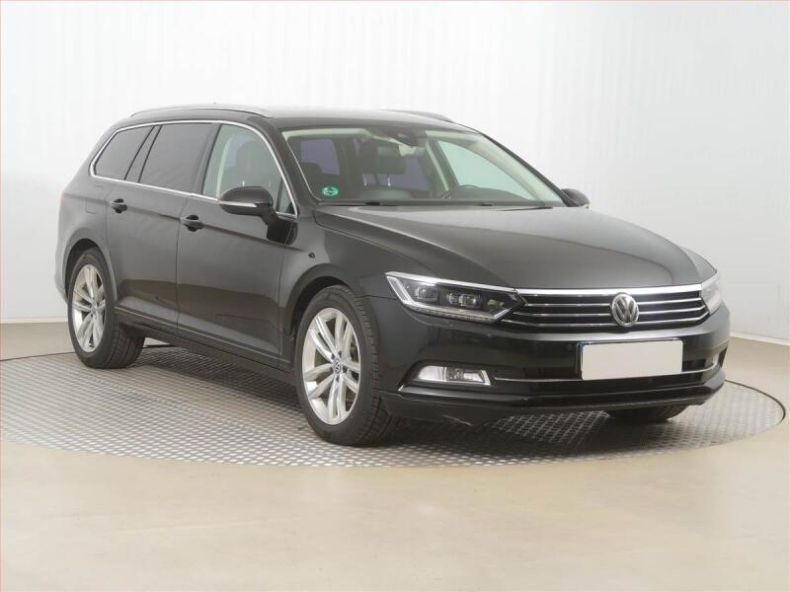 Volkswagen Passat - hlavní fotka inzerátu
