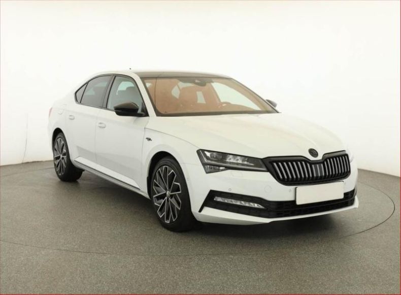 Škoda Superb - hlavní foto