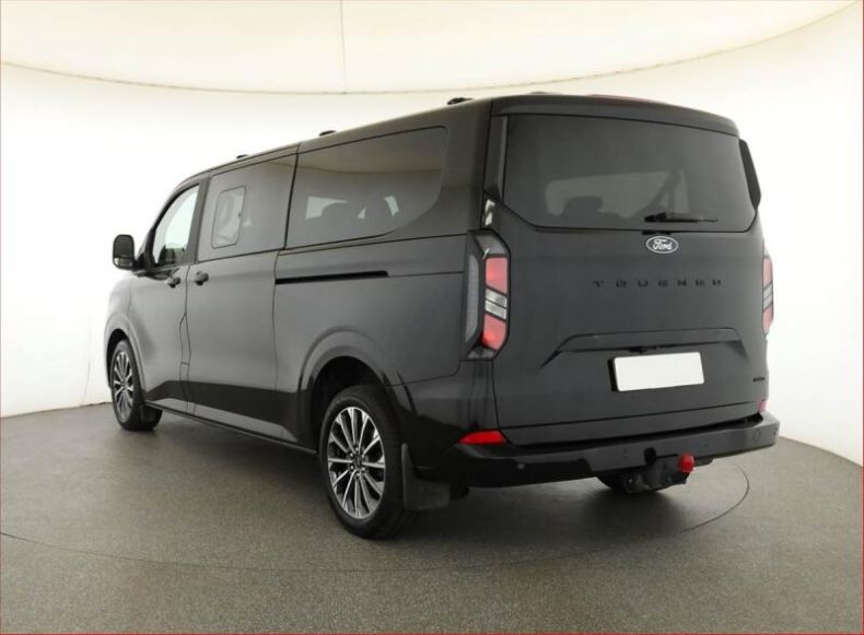 Ford Tourneo - hlavní fotka