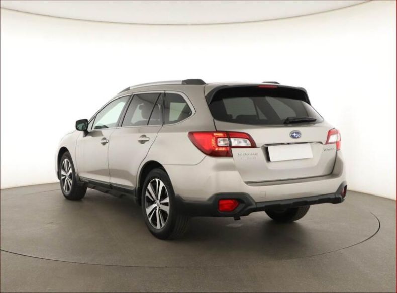 Subaru Outback - hlavní fotka