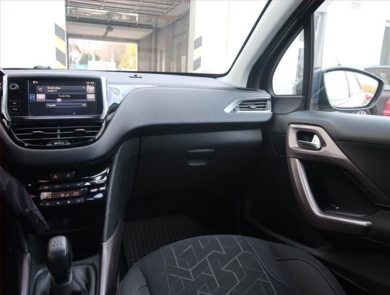 Peugeot 2008 - hlavní fotka