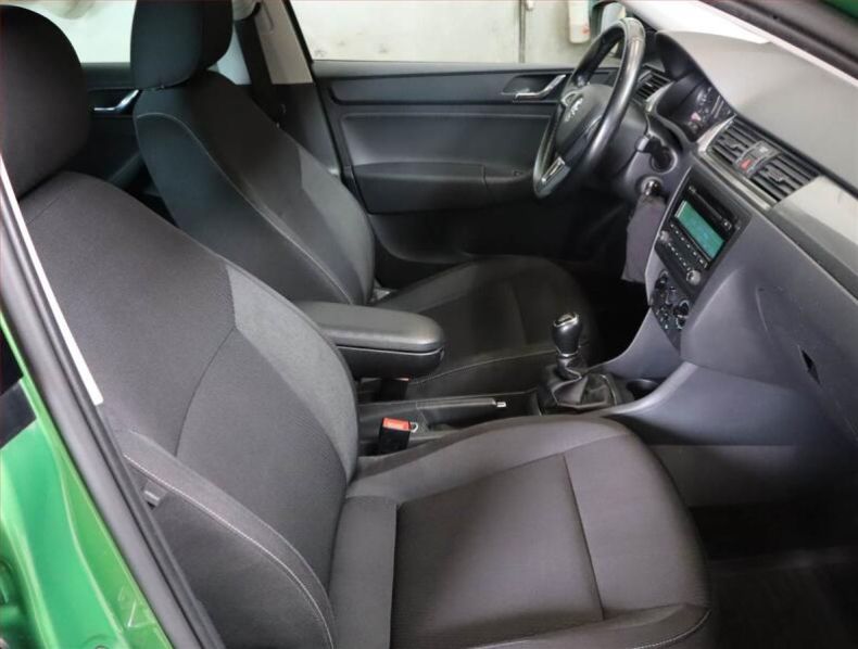 Škoda Rapid - hlavní fotka