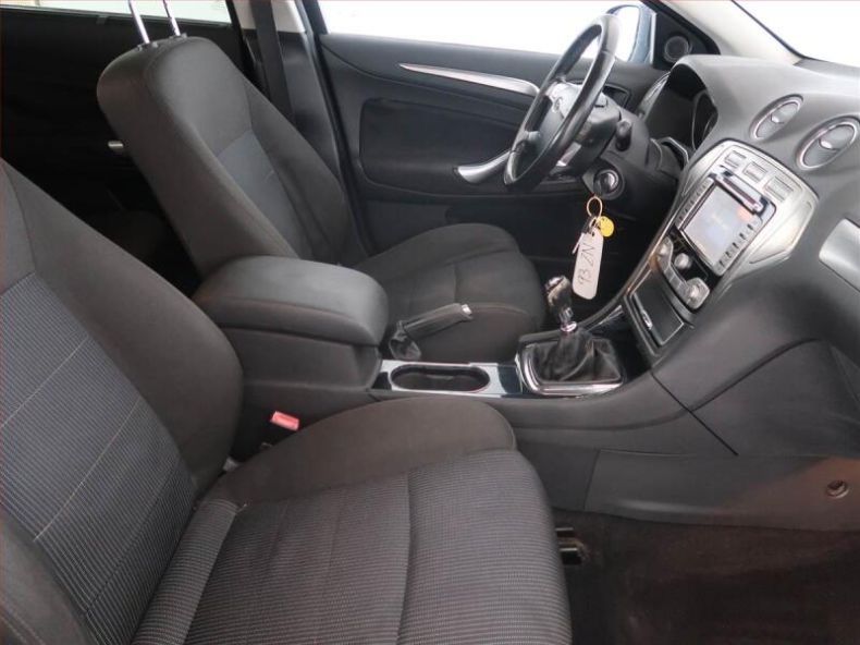 Ford Mondeo - hlavní fotka