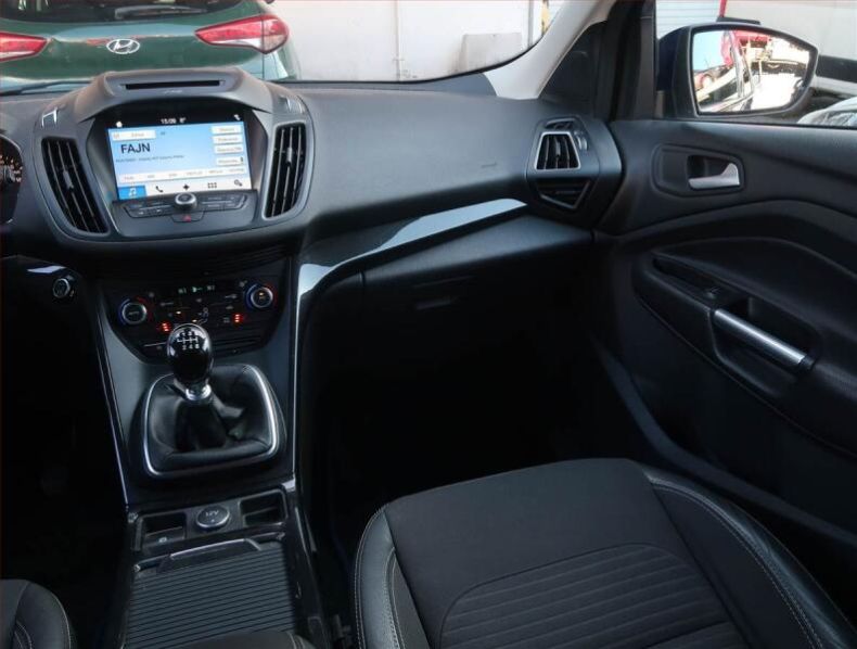 Ford Kuga - hlavní fotka