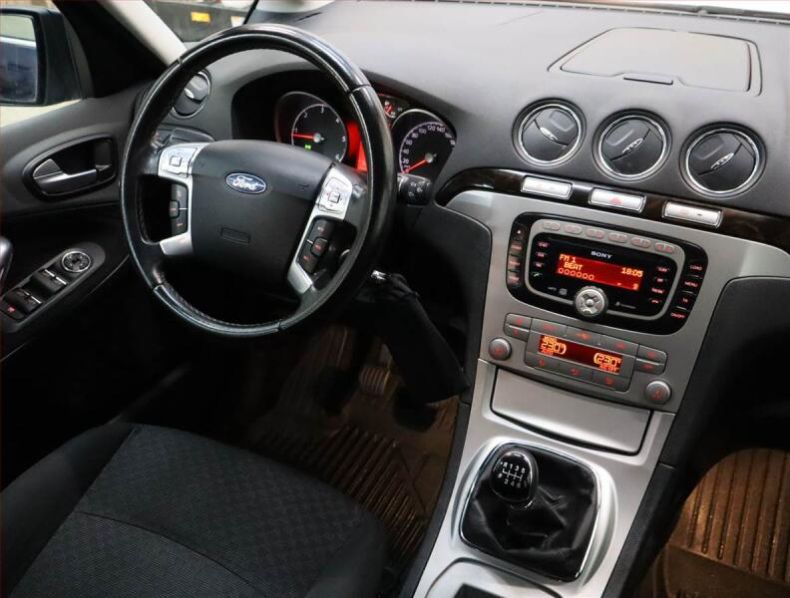 Ford Galaxy - hlavní foto