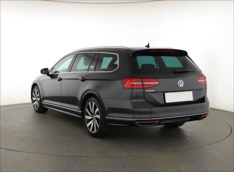 Volkswagen Passat - hlavní fotka