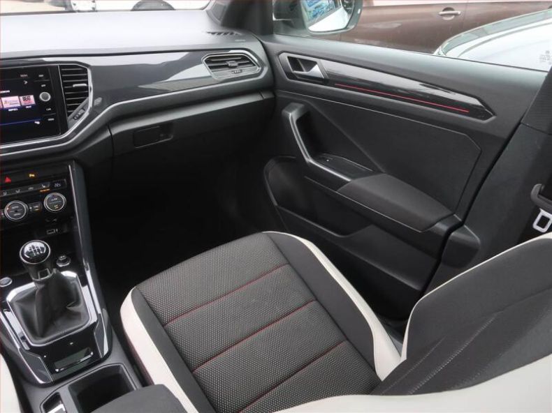 Volkswagen T-Roc - hlavní fotka