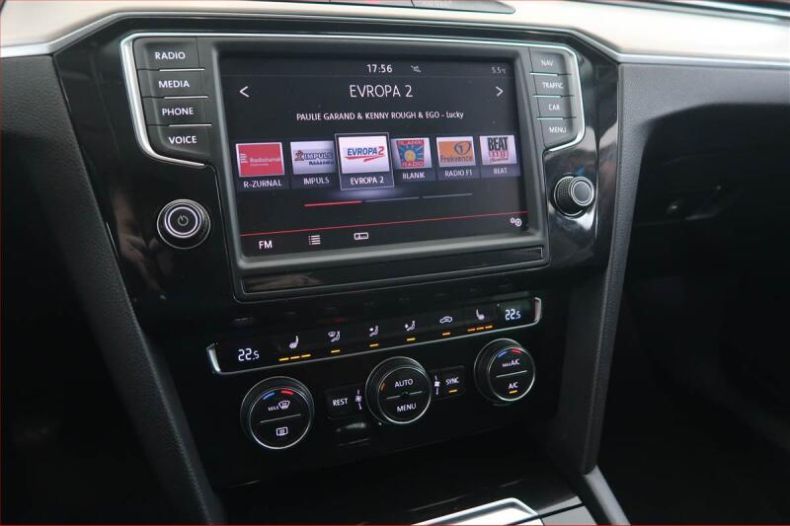 Volkswagen Passat - hlavní fotka