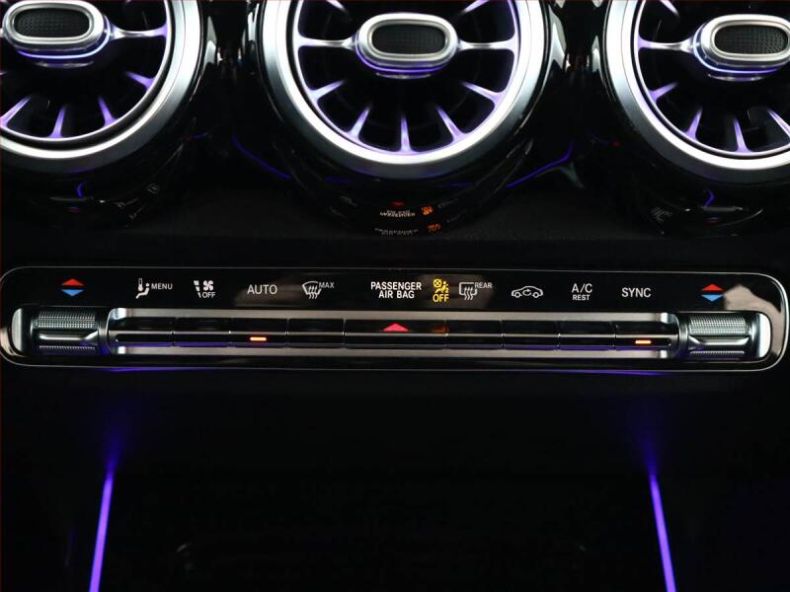 Mercedes GLB - hlavní fotka