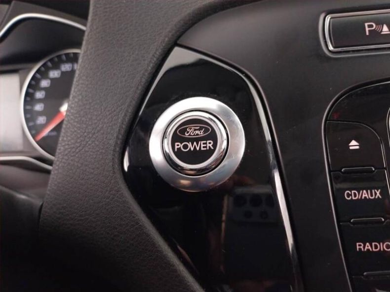 Ford Mondeo - hlavní fotka
