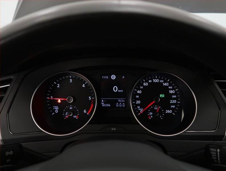 Volkswagen Passat - hlavní fotka