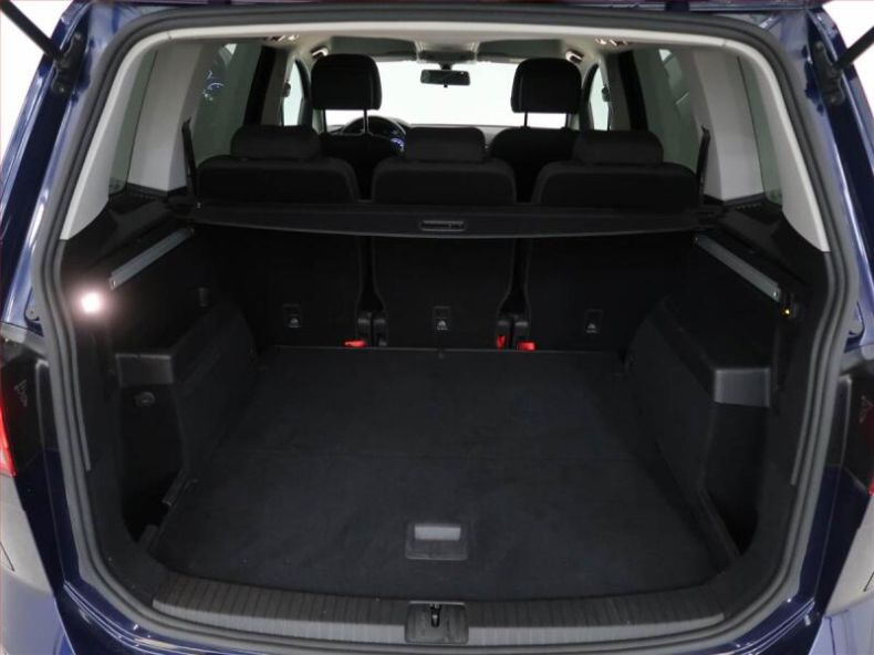 Volkswagen Touran - hlavní fotka