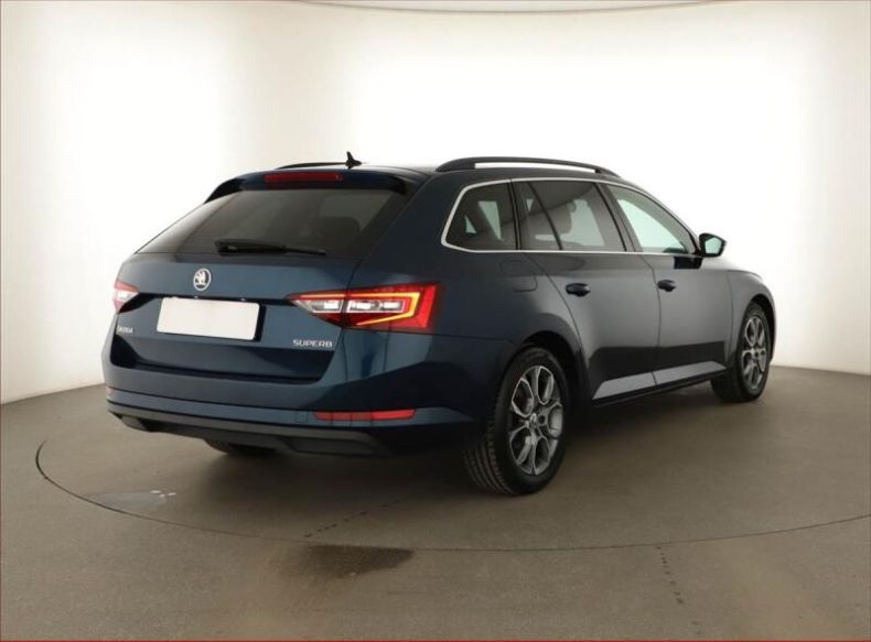 Škoda Superb - hlavní fotka