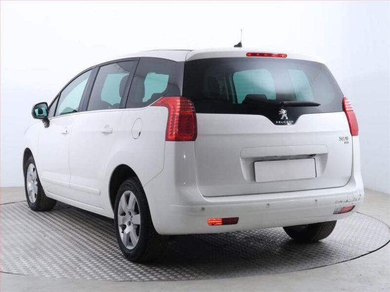 Peugeot 5008 - hlavní fotka