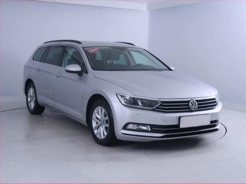 Volkswagen Passat - hlavní foto