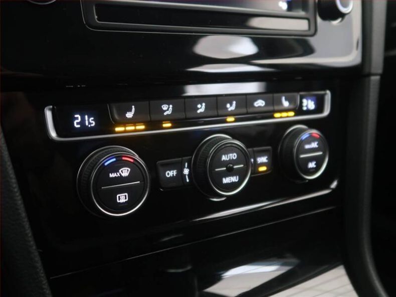 Volkswagen Golf - hlavní fotka