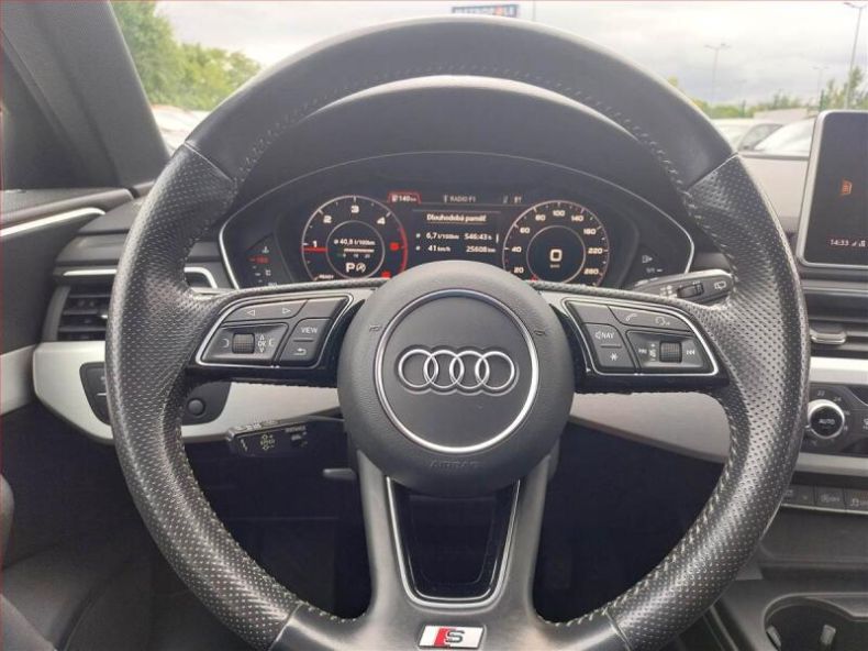 Audi A4 - hlavní fotka