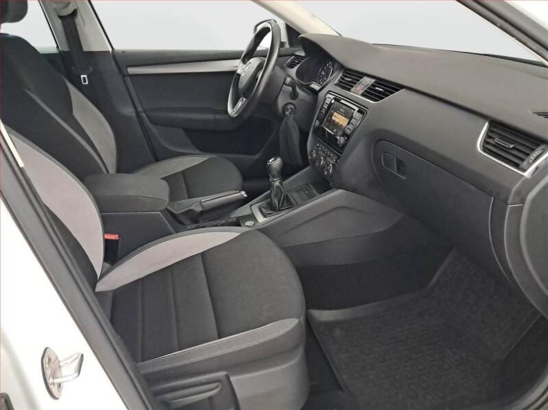 Škoda Octavia - hlavní fotka