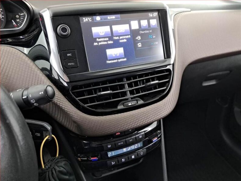 Peugeot 2008 - hlavní fotka